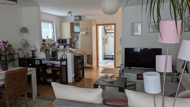 Tom13 Appartement Köngen Buitenkant foto