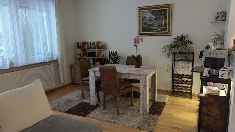 Tom13 Appartement Köngen Buitenkant foto